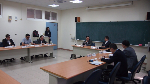 2016/2/28 Faculties of Shanghai East Asia Research Institute visited the Center of Japanese Studies of NSYSU图片