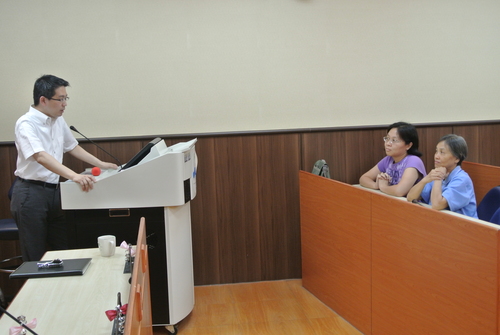 20130417 日本慶応大学総合研究部 加茂具樹准教授　日本研究者講座图片